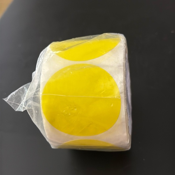 Blank round yellow sticker labels for printing - Picture 4 of 6